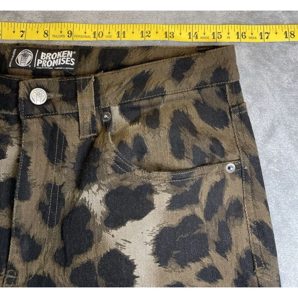Broken Promises mens jeans NEW! wide leg leopard embroidered snake size 28